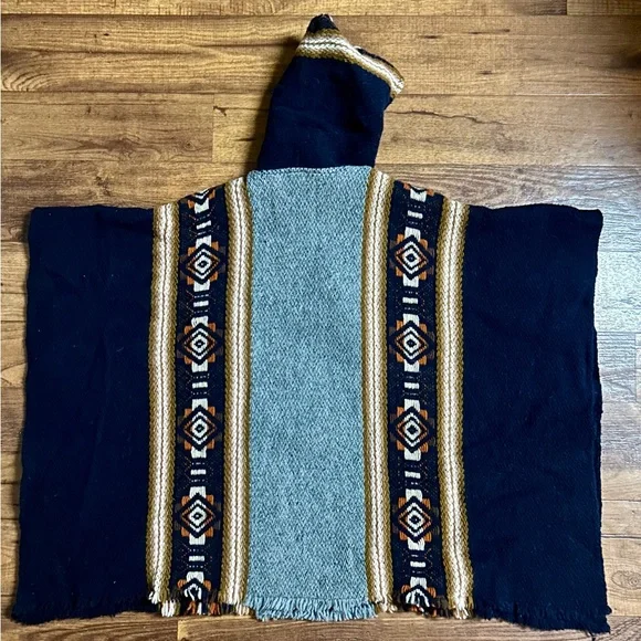 Indian Creations by Incas ~One Size ~Wool ~ Blue/Gray/Brown Aztec Design Poncho Jackets & Coats